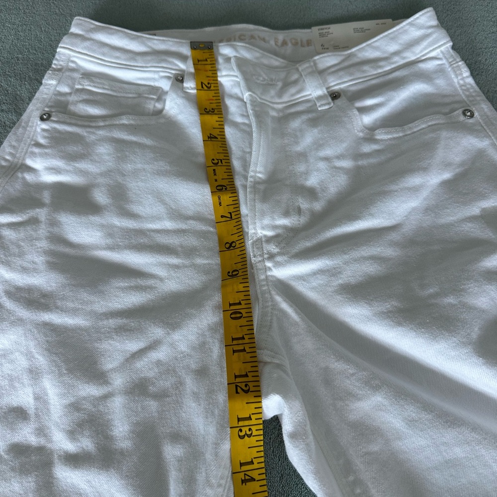 American Eagle Mom Jeans Bright White stretch size 6 28W long, new with tags. - Picture 11 of 16